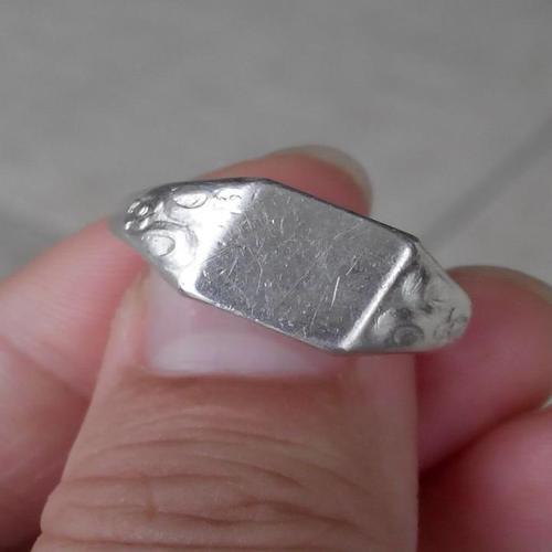 【祖传】华龙足银龙解放初的平安无事老银戒指两侧还