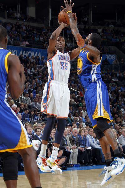 图文-[常规赛]勇士vs雷霆 杜兰特外线跳投