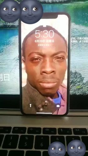 黑人小哥 微笑壁纸 走一波!_壁纸_黑人怎么样_今日壁纸_素材_壁纸