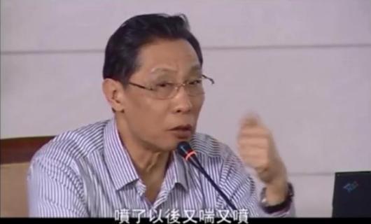 1995年邓丽君去世,脸上现巴掌印,25年后,钟南山解说