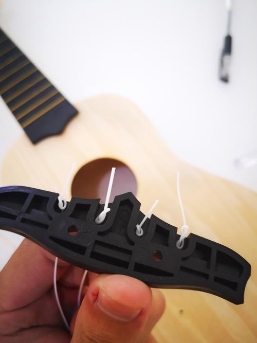 尤克里里安装说明