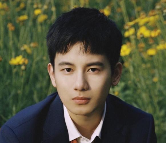 一系列影视中,胡先煦的表演能力一直在线,也始终在稳步进步.