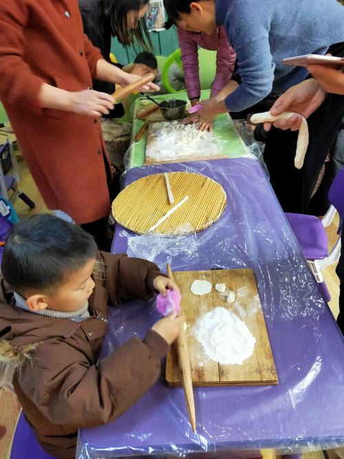 紫荆花园幼儿园《冬至,我们一起包饺子》 亲子活动圆满结束