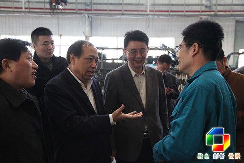 济宁高新区管委会 高新动态 周洪调研高新区工程机械