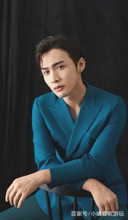 张彬彬:优雅帅气,眼神深情迷人