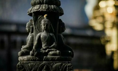 其本具的佛性,根据众生不同的根性而大开方便之门,因机说法,循循善诱