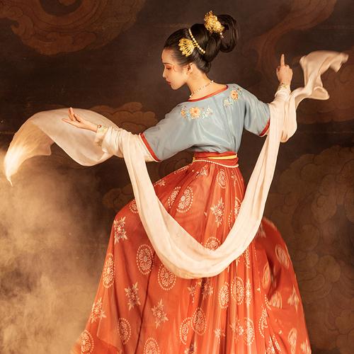 热销汉唐衣服
