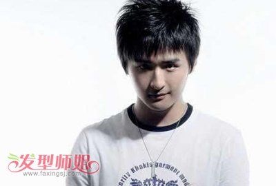 12岁的男孩理什么头好看 欧美12岁男孩适合的时尚发型
