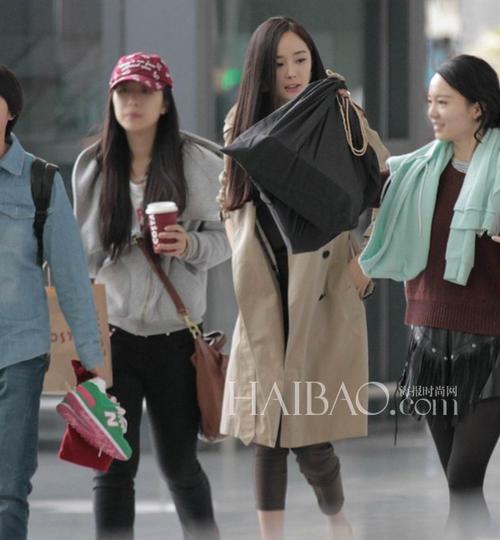 杨幂2013上半年街拍合辑(图)