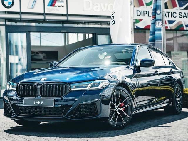 宝马3系怎么电影宝马5系