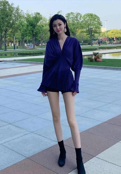 浙江卫视美女主持人费费