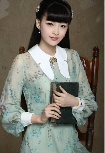 孙怡3岁女儿太爱美,看到满头小辫子,网友:当妈的不容易