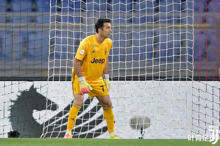 42岁布冯眼神呆滞,7次神扑换来亚军,尤文没他早崩了