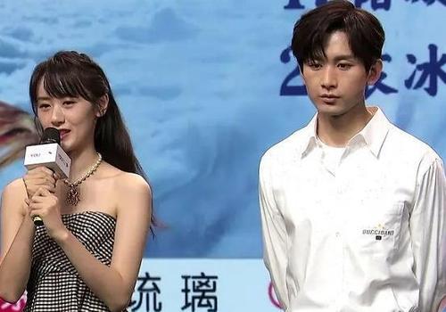 袁冰妍成毅表面避嫌,暗地里偷偷发糖,采访被问隐私相互打圆场