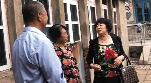 姓名:张淑琴 年龄:53岁    岗位:新华司法所所长   社区自我教育