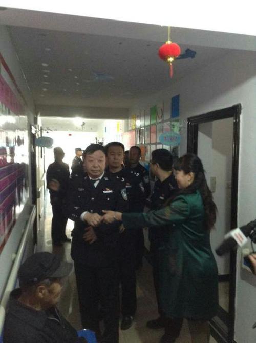 九九重阳节 情暖福心院--奎屯监狱监狱长何军又一次亲自带领干警,医疗