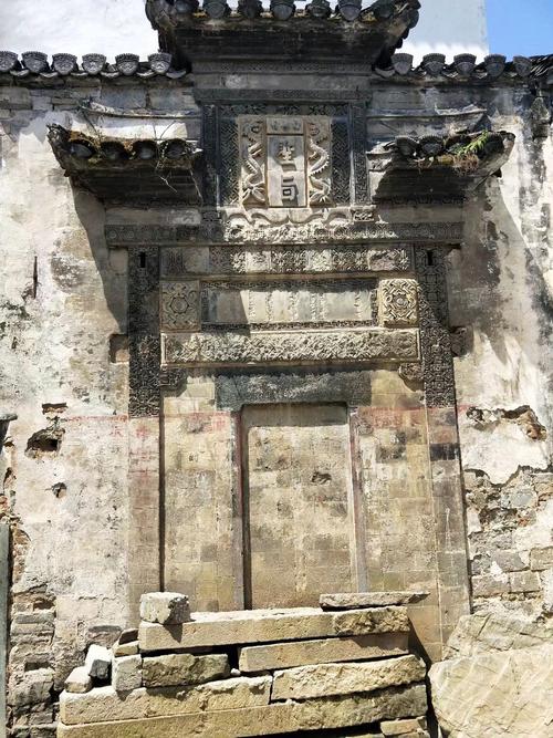 是不是一个明朝的砖牌坊呢?