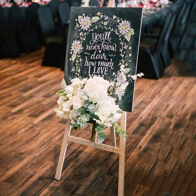 婚庆道具木质迎宾牌展示架户外婚礼支架创意引导牌婚纱照片木架图片