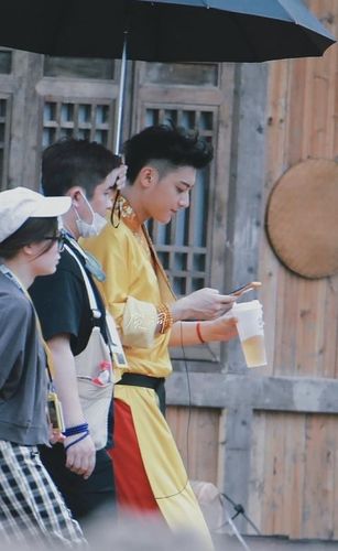 萌探探探案黄子韬再发脾气是彰显个性还是不成熟