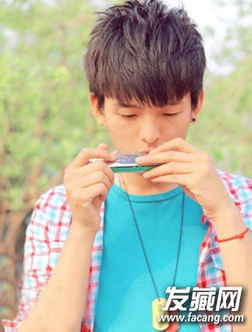 蓬松的简单时尚碎发发型潮范阳光帅气