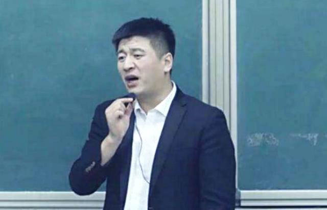 张雪峰:这个专业考研率极高,选择这个专业的同学最后都考研了!