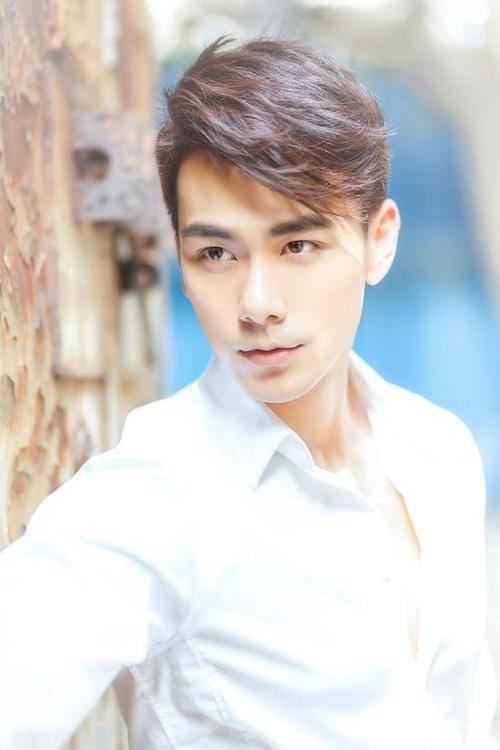 轻喜爱情剧《亲爱的活祖宗》上线 戴向宇神秘角色获关注