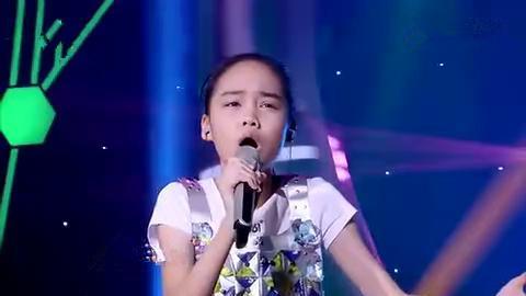 11岁姑娘汤晶锦唱《酒干倘卖无》唱哭曹格