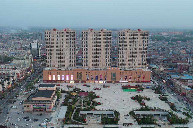 航拍河南项城中心广场曾烂尾多年如今气派十足