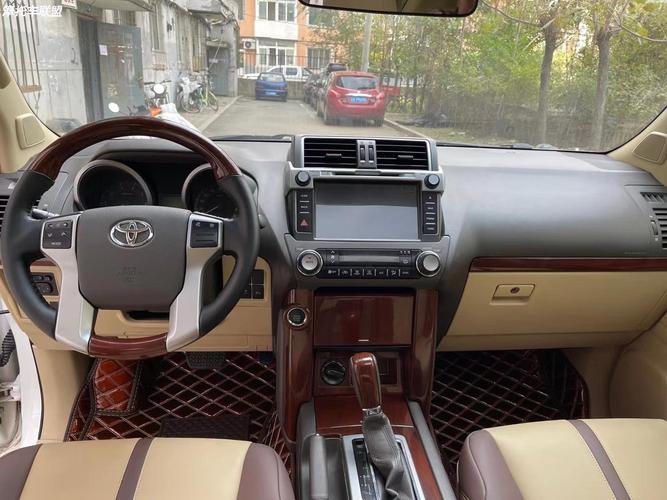 新到2015年 新款泪灯丰田霸道普拉多2700越野车 2.7