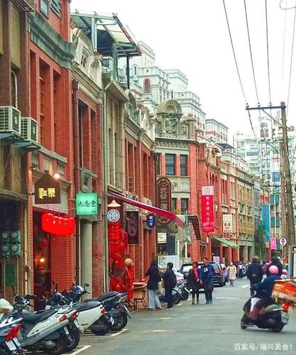 如果你感觉到过去的台湾,你一定不能错过台北的迪化街道,这是台北最