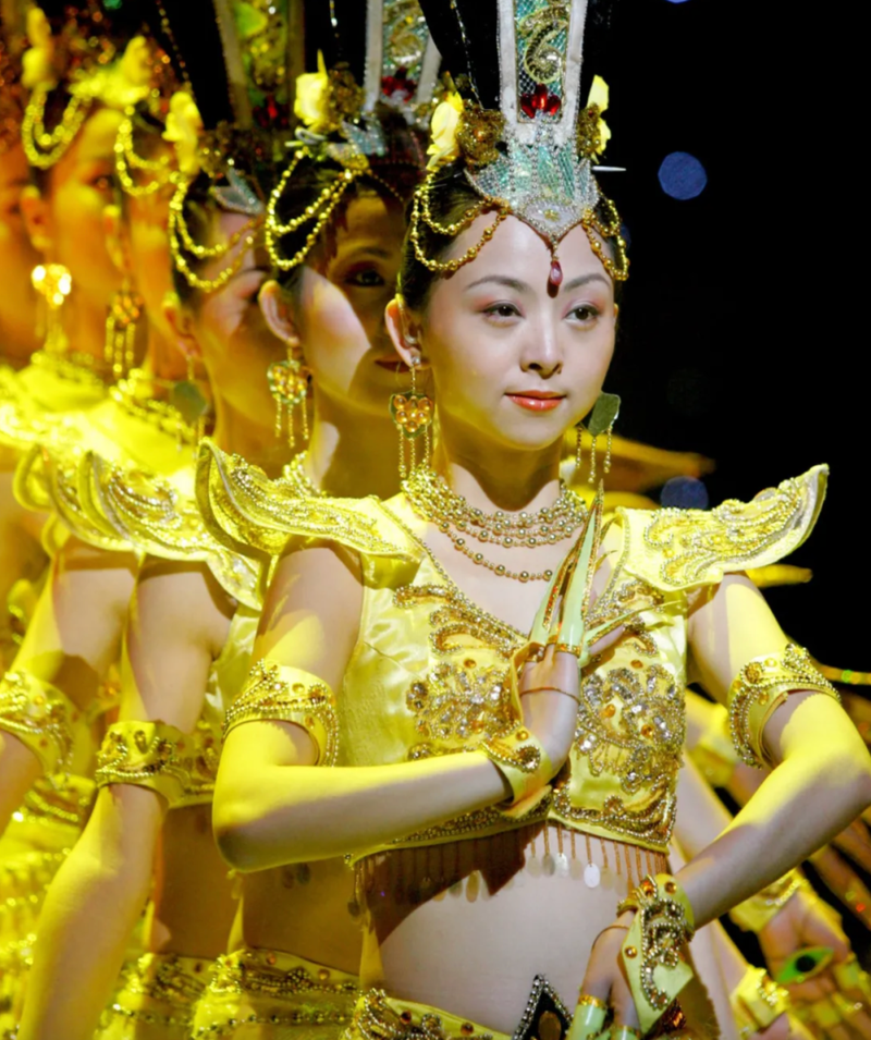 《千手观音》的幕后故事,看完依旧震撼感动_邰丽华