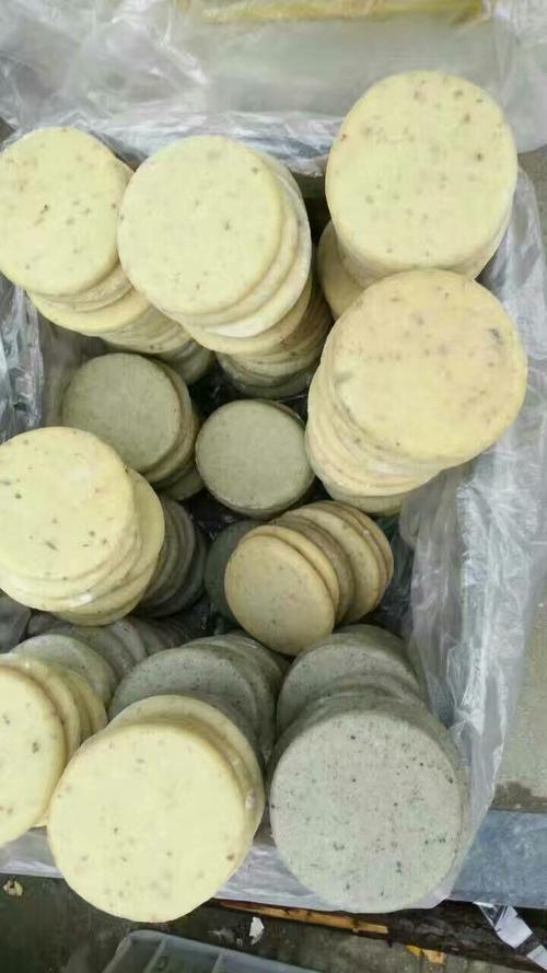 灌阳土特产:炒米,粑粑,红薯干,电炉盘,腊肉,腊鸡,应有尽有,在外面工作