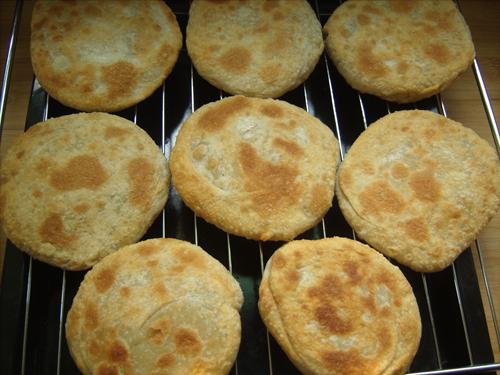 老式葱油饼的做法图解10