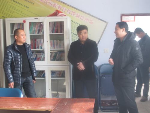 长胜东兴村考察谷子种植
