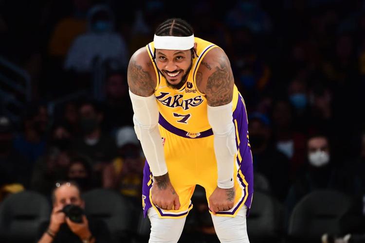 安东尼老当益壮!猛将复出在即!詹姆斯因