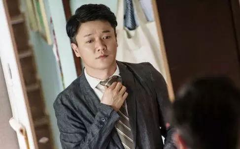 在肖央的演绎下,男人那种中年危机的感觉很真实.