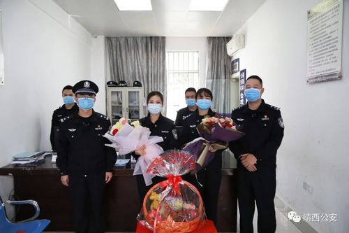 靖西公安警花美,恰似铿锵玫瑰朵朵开