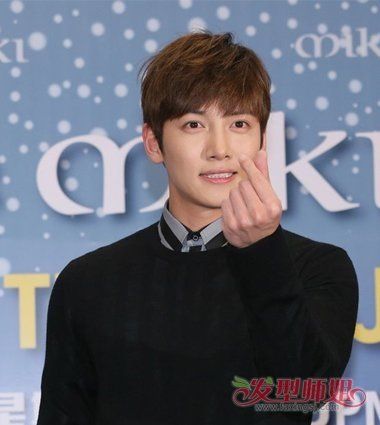 男生鹅蛋脸短发发型 鹅蛋脸男适合什么短发