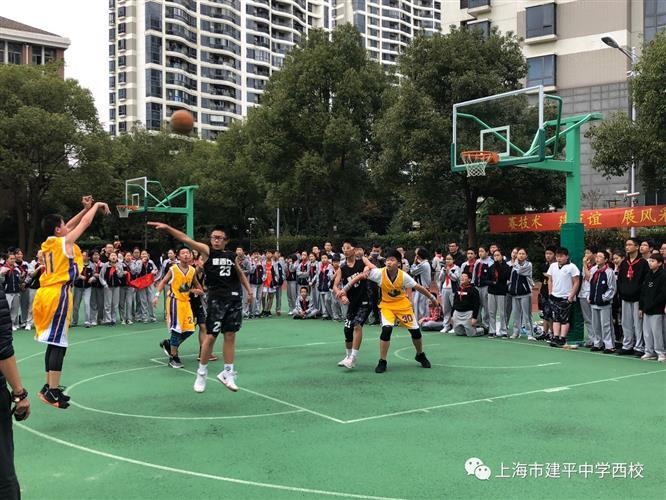 浦东建平西校在青春与梦想织成的道路上奔跑