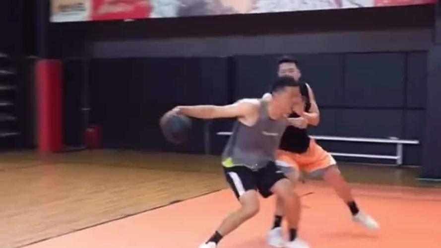 曾经晃过科比的男人!你觉得李观洋这套动作是什么水平?