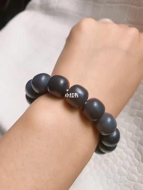 和田玉帝王紫烟紫色老型珠手串_手串_和田玉_质地_和田玉手串_时尚