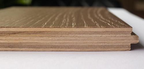 实木复合地板的侧面结构图