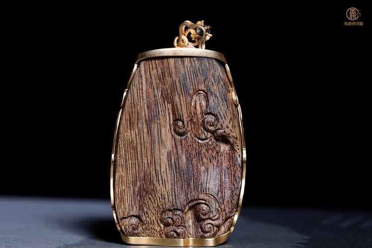 名称芽庄熟结奇楠沉香挂件四臂观音92克包金