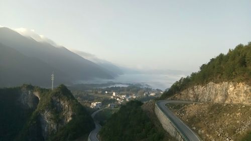 早晨从奉节兴隆镇到湖北恩施途中美景.