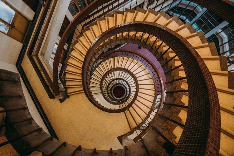 河海大学图书馆旋梯