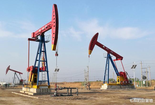 "磕头机"一次大概能抽多少石油?这种机器到底能发挥多大作用?