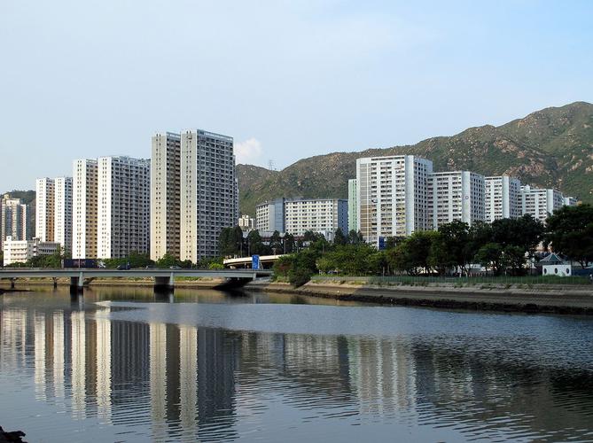 【简介】友爱邨是香港的一个公共屋邨,位于香港新界屯门新市镇中部