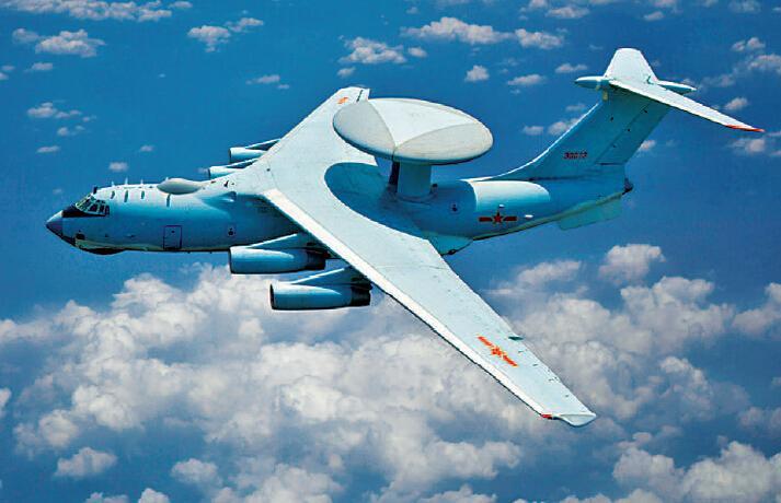 中国空军战机美照:歼11苏30巡航海天