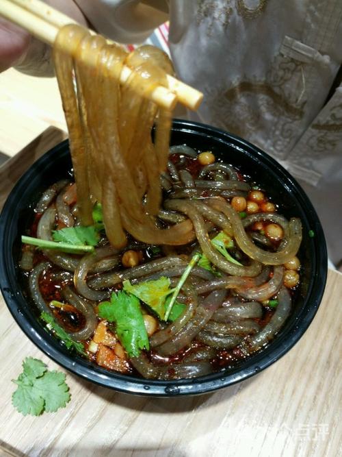 野兽派煎饼果子(国金街店)重庆酸辣粉图片 - 第7张