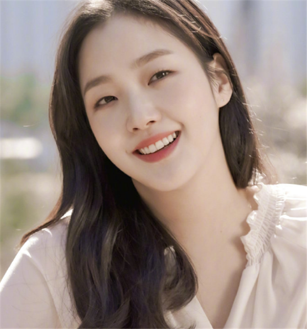 娱乐圈单眼皮女星刘雯周冬雨上榜看金高银想有同款单眼皮